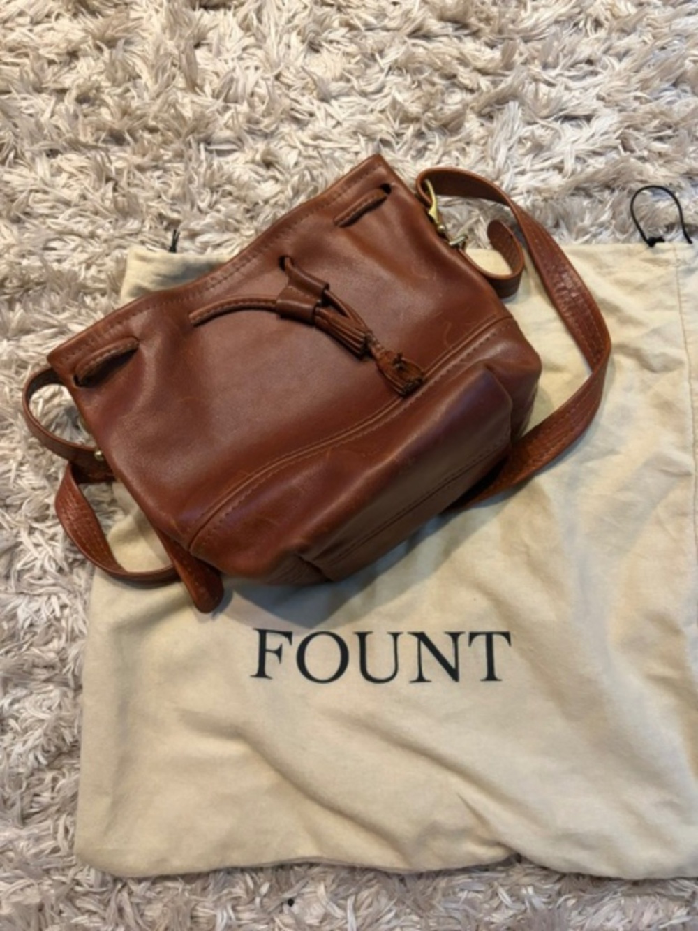 Fount Classic Coventry Bucket Bag - Hazelnut